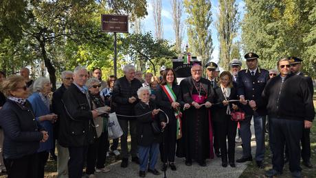 Il nuovo parco San Giovanni Paolo II: la città omaggia il Santo Pontefice intitolandogli il giardino riqualificato di via Monti Perticari