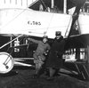 Pico Cavalieri con pilota Leone De.jpg