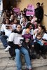 Flash-mob per l'allattamento dello scorso anno (foto Gruppo allattiAMOlo! e Gruppo Provinciale per promozione e sostegno allattamento materno di Ferrara)