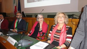 Andra Bucci (al centro) tra ass. Maisto e giornalista Titti Marrone