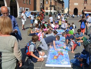"Po di carta" a Ferrara con alunni delle scuole primarie Alda Costa e Manzoni