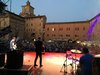 Scuola musica moderna: concerto in piazza Castello a Ferrara in una foto di repertorio