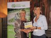 Karin Bolin premia Lara Sitti per il Comune di Ferrara.jpg