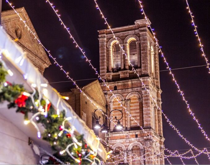 Ferrara Natale.Sabato 16 Novembre Nel Centro Storico Di Ferrara L Accensione Delle Luminarie Per Il Natale 2019