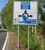 segnale imbrattato Via Caretti
