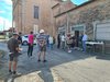 Il vicesindaco Nicola Lodi con i cittadini di  Albarea durante la tappa dell'Ufficio Mobile del Comune di Ferrara nella frazione