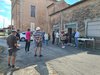 Il vicesindaco Nicola Lodi con i cittadini di Albarea durante la tappa dell'Ufficio Mobile del Comune di Ferrara nella frazione