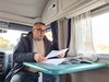 Il vicesindaco e assessore con delega alle Frazioni Nicola Lodi a bordo dell'ufficio mobile del Comune di Ferrara