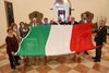 Un momento della cerimonia di consegna del Tricolore al sindaco Alan Fabbri da parte dei Lions Ferrara