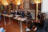 "Pop civic art", presentazione con l'ass. Cristina Coletti, Sabina Mirabella della Fondazione Ado, Marianna Pellegrini della Fondazione Estense, Eugenio Orlandi e i ragazzi della scuola Bonati (foto FVEcch)