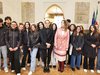 L'assessore Dorota Kusiak con i ragazzi dell'istituto Carducci per il progetto di turismo culturale Gut Zusammen (foto GioM)