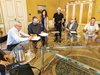 Il sindaco Alan Fabbri sigla la convenzione tra il Comune e le bande musicali Verdi di Cona e Ariosto di Ferrara (foto GioM)