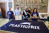 premio Comune Plastic Free 2022: da sinistra Dimitriy Porokhovskyy,  l'ass. Alessandro Balboni, il sindaco Alan Fabbri e Paola Felletti Spadazzi(foto FVecch)