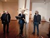 L'artista Sergio Zanni con Vittorio Sgarbi e l'assessore Marco Gulinellia al pac - Ferrara, 16 dicembre 2021