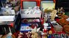 Un espositore del mercatino "Baule in piazza" a Pontelagoscuro - Ferrara