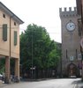 Castello Lambertini prima del terremoto del 2012 - credit Wikipedia commons