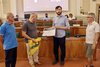 Consiglio Comunale del 27 giugno 2022: consegna riconoscimento Fiab con assessore Alessandro Balboni (foto FVecchiatini)
