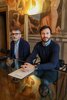 Il rappresentante della società Punto3 e il vicesindaco e assessore all'Ambiente Alessandro Balboni - presentazione Donazione per forestazione urbana