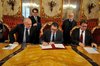 Il sindaco di Bologna Virginio Merola firma il patto con Tiziano Tagliani e il presidente della Provincia di Modena Muzzarelli (BO 29nov2017)