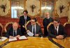 Tiziano Tagliani firma il protocollo con il sindaco di Bologna Merola e il presidente della Provincia di Modena Muzzarelli (BO 29nov2017)