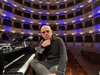 Enrico Ruggeri sul palco del Teatro comunale di Ferrara (Archivio Fondazione Teatro Comunale di Ferrara, foto Marco Caselli Nirmal)