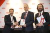 Fabio De Luigi ritira il premio