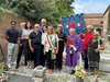 Familiari e autorità con Anpi Ferrara durante la commemorazione presso la tomba di Giorgio Gardani - Ferrara, 23 agosto 2025