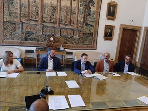 Sindaco e assessori Travagli e Fornasini alla conferenza stampa per il bonus alle imprese del progetto "Ferrara Rinasce"