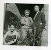 Claudio Varese, Valeria e Dora Bassani nel giardino 1950 circa -  Ferrara, mostra "Giorgio Bassani e la casa della magnolia"