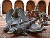 Le donne, i cavallier, l’arme, gli amori. Umanità di Sara Bolzani e Nicola Zamboni nel cortile del Castello Estense