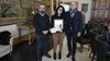 La premiata Silvia Vantaggiato tra l'assessore Massimo Maisto e Riccardo Cavicchi di Delphi International