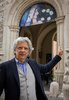 L'assessore Marco Gulinelli alla mostra su Chagall