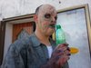 Un ragazzo trasformato da zombie il trucco (foto Area Giovani)