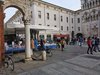 Mercato venerdì in piazza Savonarola - Ferrara novembre 2024 (foto GioM)