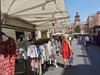 Mercato del venerdì in corso Porta Reno a Ferrara (foto d'archivio GioM)