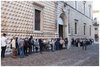 Palazzo dei Diamanti - Ferrara - visitatori in coda per inaugurazione mostra