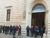 Visitatori in coda per visitare la mostra dedicata a Gustave Courbet - Palazzo Diamanti di Ferrara, dicembre 2018