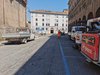 Piazza Sacrati, a Ferrara, all'altezza dei civici 15 e 17