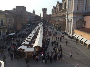 "Il cibo è chi lo fa" in piazza Trento e Trieste a Ferrara