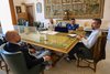 Il pugile Dario Sapone con l'assessore Francesco Carità,  l'allenatore Roberto Croce e Matteo Gemini di Moreno Goup sponsor - foto FVecchiatini