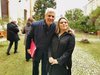 Riccardo Modestino e Giulia Resca nel giardino di palazzo Scacerni Chailly ora Resca - Ferrara, 21 dicembre 2022  (foto GioM)