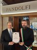 Riconoscimento del Comune a Paolo Pandolfi. Consegnato dall'assessore Francesco Carità