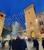 Sindaco Alan Fabbri sotto la Torre della Vittoria per accensione luminarie