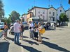 Il vicesindaco Nicola Lodi durante la tappa a Porotto del tour "Con le frazioni" (foto SP)