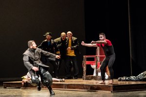 Scena di "Ascesa e caduta degli Ubu" del Teatro Nucleo