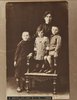 "Un paese negli album di famiglia" - signora con figli 1908