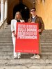 mai bandiera bianca scalone